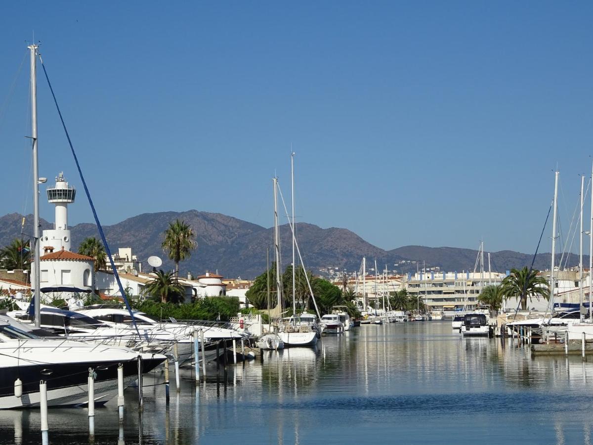 Empuriabrava Apartaments Nº6 Exterior photo
